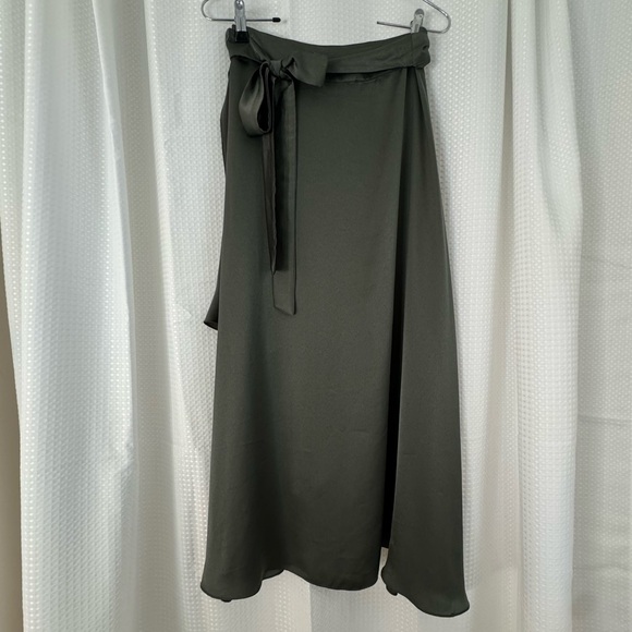 🎉HP🎉 Silk Wrap Skirt from Greece - Picture 4 of 5